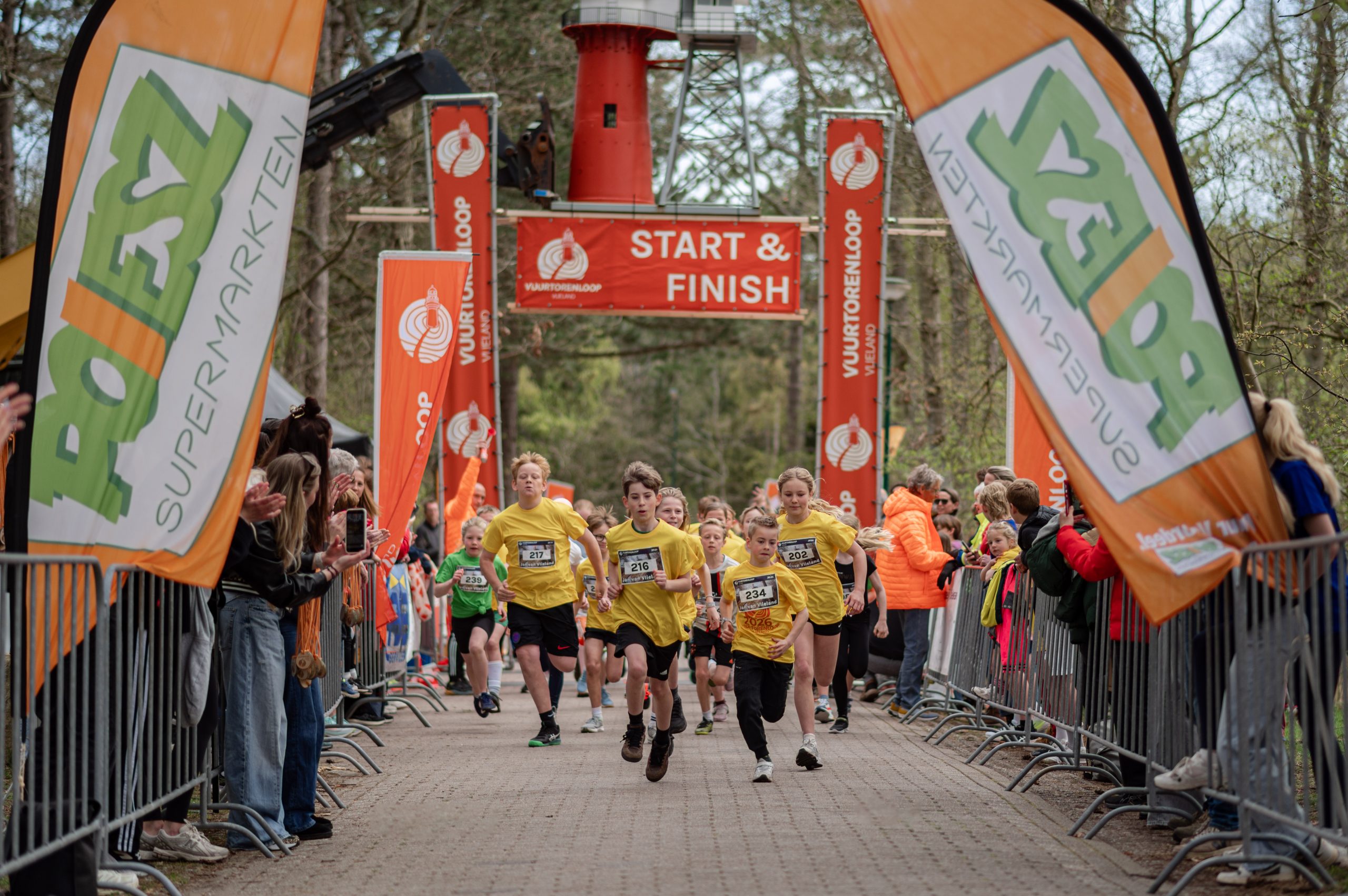 Jeugdloop bij start en finish